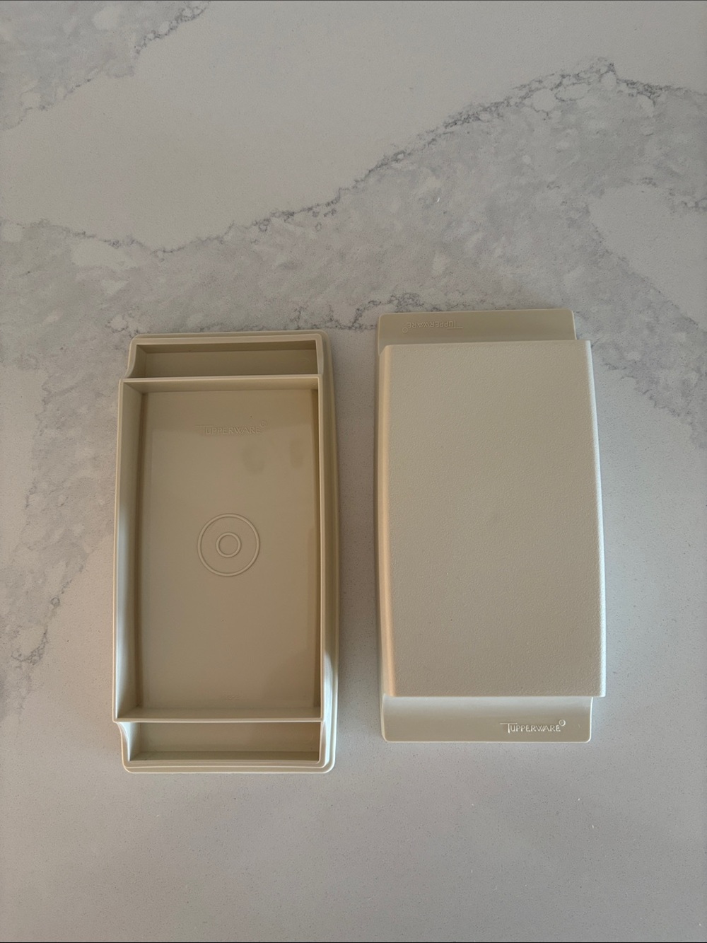 Tupperware Butter Keeper Vintage - Picture 3 of 3